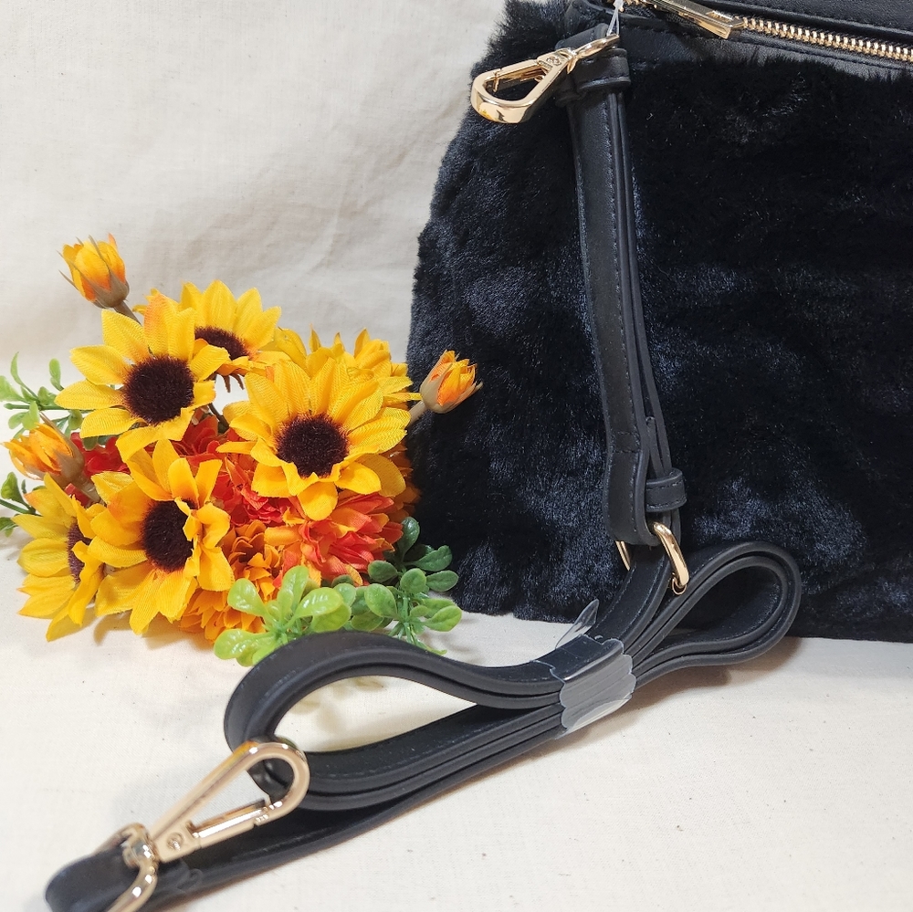 A New Day Black Faux Fur Handbag/Shoulder Bag/ Crossbody NWT - Picture 3 of 12